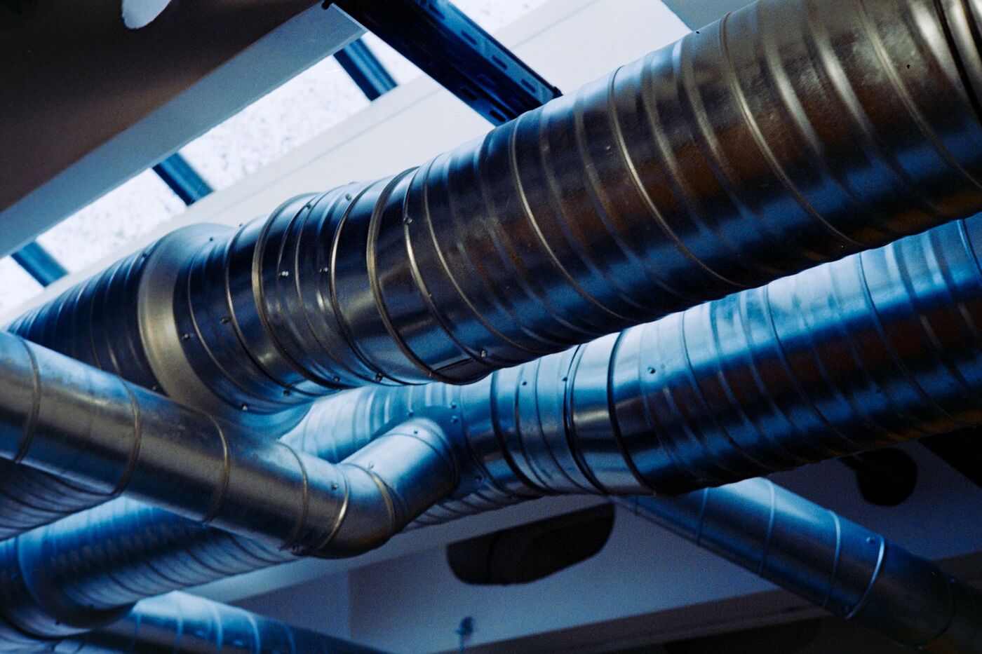 Smooth rigid metal duct runs, the duct type a dryer vent installation should use